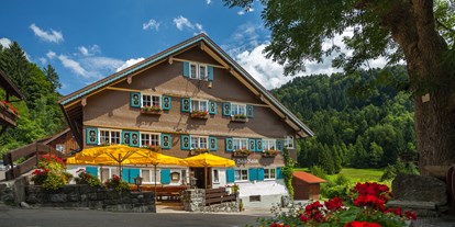 Hotels und Ferienwohnungen im Oberallgäu - Zahlung: EC-Karte - Restaurant mit Biergarten im Hotel "Das Bad Rain" in Oberstaufen im Allgäu - Hotel & Restaurant "Das Bad Rain"