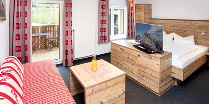 Hotels und Ferienwohnungen im Oberallgäu - Reisegrund: Wanderurlaub - Mittelberg (Mittelberg) - Zimmerbild | DAS KLEEMANNs - DAS KLEEMANNs - Urlaub erfrischend anders