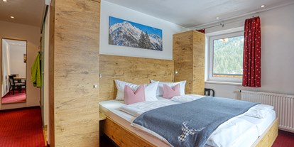 Hotels und Ferienwohnungen im Oberallgäu - Ausstattung: WLAN inklusive - Kleinwalsertal - Zimmerbild | DAS KLEEMANNs - DAS KLEEMANNs - Urlaub erfrischend anders