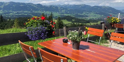 Hotels und Ferienwohnungen im Oberallgäu - Parken & Anreise: kostenloser Parkplatz - Fischen im Allgäu - Ausflugstipp: Wanderung zum Altstädter Hof  - Alpin Hotel bichl 761