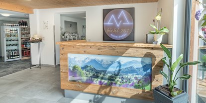 Hotels und Ferienwohnungen im Oberallgäu - Ausstattung: Sauna - Fischen im Allgäu Fischen - Au - Rezeptionsbereich im bichl761 - Alpin Hotel bichl 761