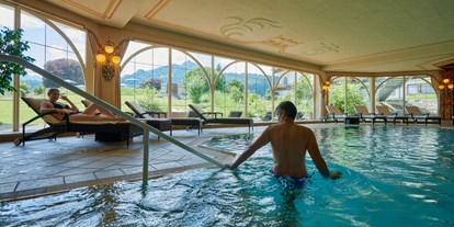 Hotels und Ferienwohnungen im Oberallgäu - Freizeit: Massage - Bayern - SCHÜLE'S Gesundheitsresort - Erwachsenenhotel im Allgäu in Oberstdorf
- Panoramahallenbad - SCHÜLE'S Gesundheitsresort & Spa - Hotel in Oberstdorf