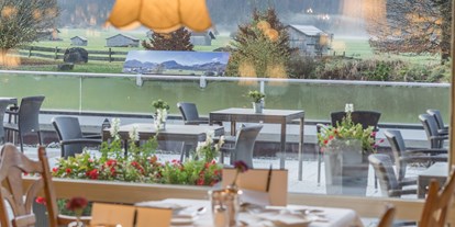 Hotels und Ferienwohnungen im Oberallgäu - Verpflegung: Glutenfrei - SCHÜLE'S Gesundheitsresort - Erwachsenenhotel im Allgäu in Oberstdorf
- Aussicht aus dem Restaurant - SCHÜLE'S Gesundheitsresort & Spa - Hotel in Oberstdorf