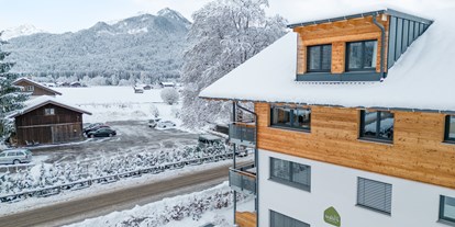 Hotels und Ferienwohnungen im Oberallgäu - Parken & Anreise: Anreise mit ÖPNV möglich - Oberstdorf - Blickrichtung zu den Öschwiesen - Dorf Suites - natürlich mit Stil