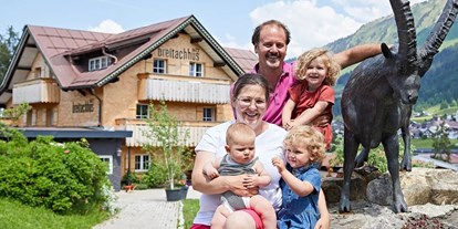 Hotels und Ferienwohnungen im Oberallgäu - Freizeit: Wandern - Vorarlberg - Breitachhus 1677 - Hotel Garni in Riezlern im Kleinwalsertal - Breitachhus 1677 - Hotel Garni in Riezlern im Kleinwalsertal