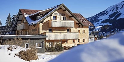 Hotels und Ferienwohnungen im Oberallgäu - Freizeit: Skifahren - Vorarlberg - Breitachhus 1677 - Hotel Garni in Riezlern im Kleinwalsertal - Breitachhus 1677 - Hotel Garni in Riezlern im Kleinwalsertal