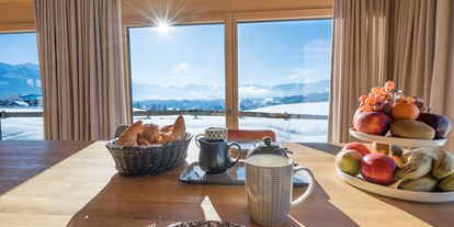 Hotels und Ferienwohnungen im Oberallgäu - Ofterschwang - Frühstück mit aussicht - DIE ZWEI Sonnen Chalets in Ofterschwang im Allgäu