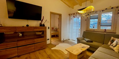 Hotels und Ferienwohnungen im Oberallgäu - Bad Hindelang Plus - Ferienwohnung #4 Rotspitz für 2 bis 4 Personen: Wohnzimmer - Bäumers Retreat - Ferienwohnungen in Bad Hindelang