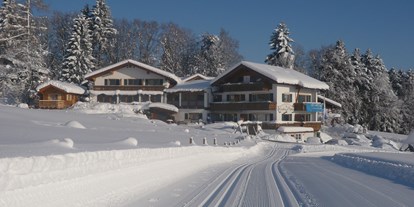 Hotels und Ferienwohnungen im Oberallgäu - Ofterschwang Ort - Loipe und Winterwanderweg direkt ab Hotel - Alphorn - das Hotel mit Weitblick - Ofterschwang im Allgäu