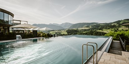Hotels und Ferienwohnungen im Oberallgäu - Ausstattung: Hallenbad - Oberstaufen - Infinity-Pool - Bergkristall - Mein Resort im Allgäu