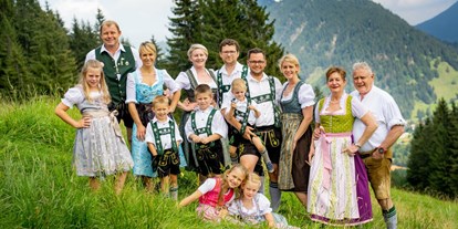 Hotels und Ferienwohnungen im Oberallgäu - Kinder & Familie: Kinderspielplatz - Bad Hindelang Unterjoch - DU-Familotel Krone - Unterjoch