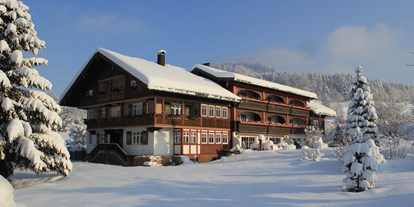 Hotels und Ferienwohnungen im Oberallgäu - Ausstattung: Parkplatz - Hotel Mühlenhof - Hotels in Oberstaufen im Allgäu - Hotel Mühlenhof in Oberstaufen im Allgäu