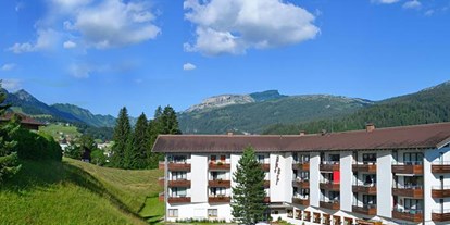Hotels und Ferienwohnungen im Oberallgäu - Freizeit: Innenpool - Hotels im Kleinwalsertal - Familienhotel in Riezlern - Familienhotel Kleinwalsertal in Riezlern