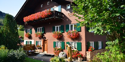 Hotels und Ferienwohnungen im Oberallgäu - Verpflegung: Frühstück - Ofterschwang Ort - Gästehaus Hans & Christa Bader