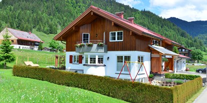 Hotels und Ferienwohnungen im Oberallgäu - Parken & Anreise: kostenloser Parkplatz - Balderschwang - Ferienwohnungen Balderschwang - Haus im Wäldle - Haus im Wäldle - Ferienwohnungen