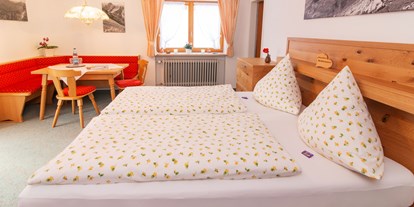 Hotels und Ferienwohnungen im Oberallgäu - Vorteilskarte: Allgäu-Walser-Card - Gästehaus Schmid in Obermaiselstein im Allgäu - Gästehaus Schmid in Obermaiselstein im Allgäu