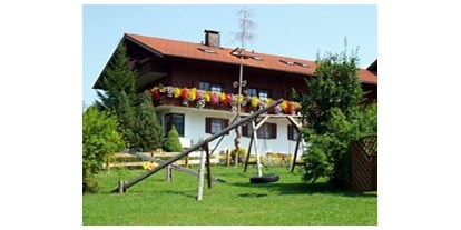 Hotels und Ferienwohnungen im Oberallgäu - Ausstattung: Parkplatz - Rettenberg (Landkreis Oberallgäu) - Kiesel