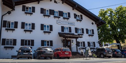 Hotels und Ferienwohnungen im Oberallgäu - Parken & Anreise: Anreise mit ÖPNV möglich - Sonthofen - Gasthof Hotel Schäffler  - Gasthof Hotel Schäffler