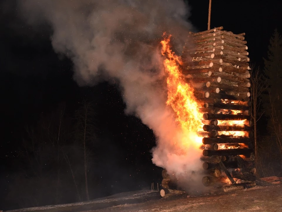 Funkenfeuer am Funken-Sonntag