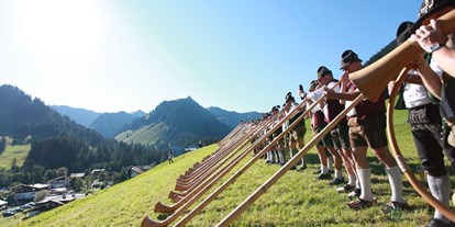 Hotels und Ferienwohnungen im Oberallgäu - Wetter: bei jedem Wetter - Österreich - Alphorntage mit Alphornfestival im Kleinwalsertal - Alphorntage mit Alphornfestival im Kleinwalsertal 2024