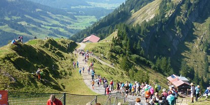 Hotels und Ferienwohnungen im Oberallgäu - Parken & Anreise: Anreise mit ÖPNV möglich - Oberstaufen - Internationaler Hochgrat-Berglauf - Hochgratlauf 2024 in Oberstaufen - Steibis