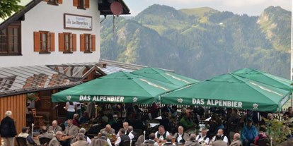 Hotels und Ferienwohnungen im Oberallgäu - Kategorien: Open-Air - "Alphorn und Musik" mit den Hindelanger Alphornbläser und der "Stammtisch Museg" - Musik am Horn 2024 mit "Alphorn & Musik"