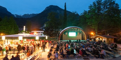 Hotels und Ferienwohnungen im Oberallgäu - Kategorien: Musik - Allgäu - Weinfest unterm Nebelhorn in Oberstdorf im Allgäu - Oberstdorfer Weinfest 2024