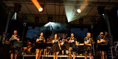 Hotels und Ferienwohnungen im Oberallgäu - Kategorien: Musik - Seenachtsfest am Alpsee bei Immenstadt - Bühl - Seenachtsfest 2024 in Bühl am Alpsee mit Klangfeuerwerk