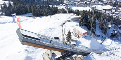 Hotels und Ferienwohnungen im Oberallgäu - Kategorien: Sport - Skispringen - Auftakt zur Vierschanzentournee in Oberstdorf im Oberallgäu - Vierschanzentournee 2024 / 2025 - Auftakt in Oberstdorf 