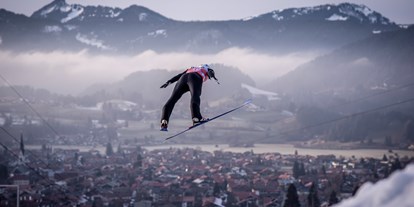 Hotels und Ferienwohnungen im Oberallgäu - Oberstdorf - Skispringen in Oberstdorf im Oberallgäu - Auftakt zur Vierschanzentournee - Vierschanzentournee 2024 / 2025 - Auftakt in Oberstdorf 