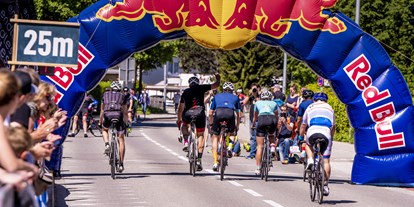 Hotels und Ferienwohnungen im Oberallgäu - Parken & Anreise: Anreise mit ÖPNV möglich - Allgäu - Radrennen - RAD RACE ONE TWENTY in Sonthofen - RAD RACE ONE TWENTY 2024 in Sonthofen