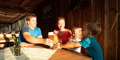 Hotels und Ferienwohnungen im Oberallgäu - Kinder & Familie: Kindergerichte - Oberallgäu - Grillabend an der Berggaststätte auf dem Hündle - Grillabend an der Berggaststätte auf dem Hündle