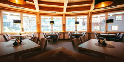 Hotels und Ferienwohnungen im Oberallgäu - Parken & Anreise: Busparkplatz - Riezlern Riezlern - Ort - Restaurant-Café Kanzelwand - Restaurant - Café Kanzelwand