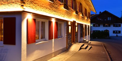 Hotels und Ferienwohnungen im Oberallgäu - Zahlung: Bar - Bayern - Restaurants im Oberallgäu - Gasthof Mohrenwirt - Gasthof Mohrenwirt in Kranzegg im Allgäu ein Raub der Flammen