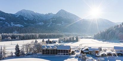 Hotels und Ferienwohnungen im Oberallgäu - Freizeit: Skifahren - Bayern - Hotel Frohsinn eingebettet in einen Wintertraum - Wohlfühlhotel Frohsinn in Fischen im Allgäu