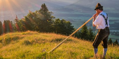 Hotels und Ferienwohnungen im Oberallgäu - Saison: Sommer - Bayern - Alphornkurse für Anfänger und Fortgeschrittene im Allgäu - Alphornkurse für Anfänger bis Fortgeschrittene im Allgäu