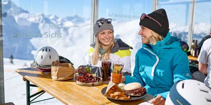 Hotels und Ferienwohnungen im Oberallgäu - Kategorien: Skigebiet - Vorarlberg - Pistenvergnügen grenzenlos an der Kanzelwandbahn im Kleinwalsertal - Die Kanzelwandbahn - grenzenloses Wintervergnügen