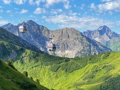 Hotels und Ferienwohnungen im Oberallgäu - Riezlern - Kanzelwandbahn in Riezlern im Kleinwalsertal  - Die Kanzelwandbahn - grenzenloses Wander- und Bergerlebnis