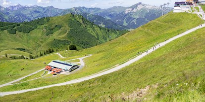 Hotels und Ferienwohnungen im Oberallgäu - Kanzelwandbahn in Riezlern im Kleinwalsertal - Die Kanzelwandbahn - grenzenloses Wander- und Bergerlebnis