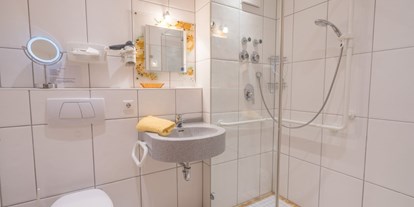 Hotels und Ferienwohnungen im Oberallgäu - Parken & Anreise: E-Ladestation - Ferienwohnungen Blenk in Wertach im Allgäu - 5-Sterne FeWo im Wellnesshof Blenk im Allgäu