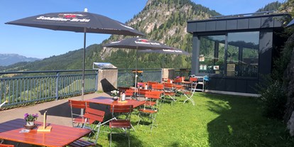Hotels und Ferienwohnungen im Oberallgäu - Parken & Anreise: Busparkplatz - Bad Hindelang Oberjoch - Kanzel Kiosk und Aussichtspunkt am Jochpass Oberjoch

 - Kanzel Kiosk und Aussichtspunkt am Jochpass Oberjoch