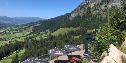 Hotels und Ferienwohnungen im Oberallgäu - Parken & Anreise: Busparkplatz - Bayern - Kanzel Kiosk und Aussichtspunkt am Jochpass Oberjoch - Kanzel Kiosk und Aussichtspunkt am Jochpass Oberjoch