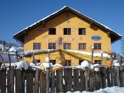 Hotels und Ferienwohnungen im Oberallgäu - Aussenansicht Winter  - Zum Schiff in Blaichach - Bihlerdorf im Allgäu