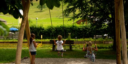 Hotels und Ferienwohnungen im Oberallgäu - Parken & Anreise: Anreise mit ÖPNV möglich - Moorbad Spielplatz - Naturfreibad am Moorstüble in Reichenbach