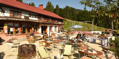 Hotels und Ferienwohnungen im Oberallgäu - Kinder & Familie: Kinderspielplatz - Deutschland - Alpenwildpark - Wildgehege in Obermaiselstein im Allgäu - Alpenwildpark in Obermaiselstein mit Shuttle-Service