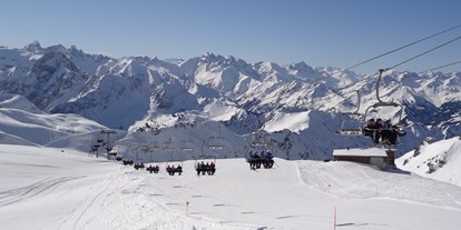 Hotels und Ferienwohnungen im Oberallgäu - Saison: Winter - Eishotel auf dem Nebelhorn über Oberstdorf im Allgäu - Iglu Lodge - das Eishotel auf dem Nebelhorn
