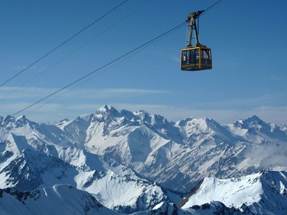 Hotels und Ferienwohnungen im Oberallgäu - Skigebiete im Allgäu - die Nebelhornbahn über Oberstdorf - Die Nebelhornbahn im Winter 