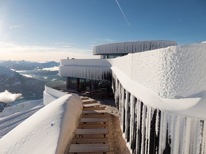 Hotels und Ferienwohnungen im Oberallgäu - Skigebiet Nebelhorn über Oberstdorf im Oberallgäu - Die Nebelhornbahn im Winter 