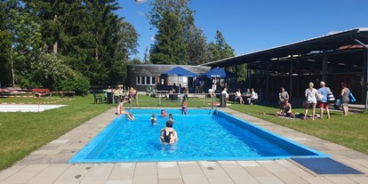 Hotels und Ferienwohnungen im Oberallgäu - Kinder & Familie: Kinderspielplatz - Familienbad Weitnau-Seltmans