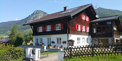 Hotels und Ferienwohnungen im Oberallgäu - Vorteilskarte: Allgäu-Walser-Card - Bad Hindelang - Gästehaus - Pension Bauerle
